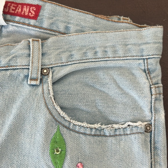 🥂 Host Pick 🥂 Vintage Embroidered Distressed Stonewashed Guess Jeans - Picture 5 of 17